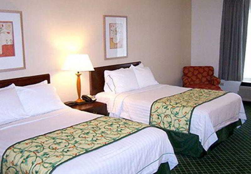 Fairfield Inn And Suites By Marriott Tampa Brandon Heartland Pokoj fotografie